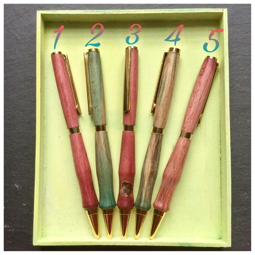Gedrechselter Drehkugelschreiber aus WolliWood®/goldfarben glänzend